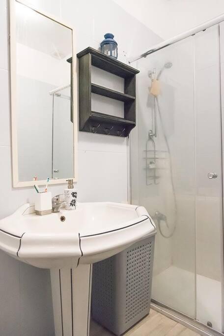 The Oasis One Spacious Apartment In Sevilla Buitenkant foto