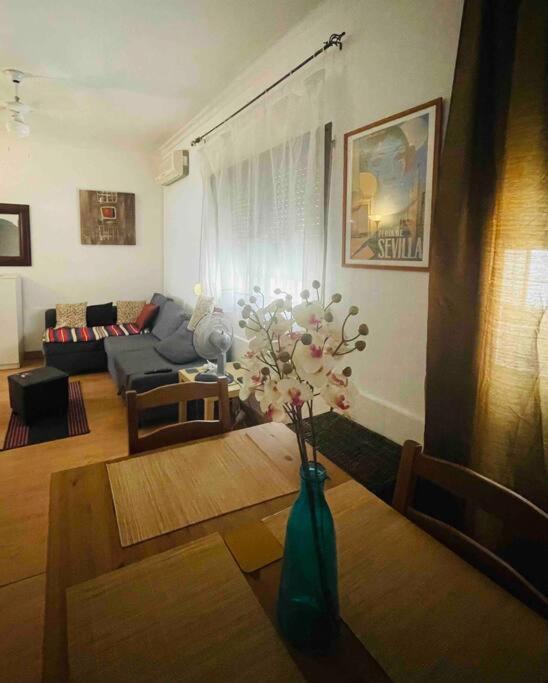 The Oasis One Spacious Apartment In Sevilla Buitenkant foto